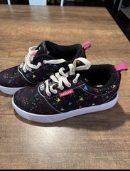 Heelys Original Wheeled Sneakers Black Multicolor Hearts Lace-Up Low Top US 4