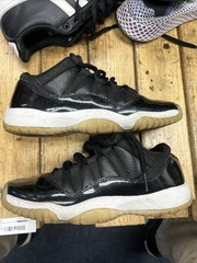 Size 6.5 (GS) – Jordan 11 Retro Low 72-10