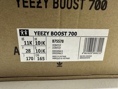 Yeezy Boost Wave Runner Size 11c