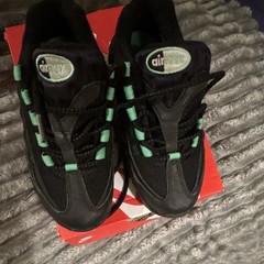Nike Air Max 95 Recraft LTR (PS) Kids Sneaker 13C Black/Green Mesh HQ6364