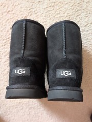 UGG Classic Shearling Boots Black With Box Worn Once Perfect Condition