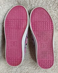 DC Chelsea Black Pink White Plaid Charm Skate Shoes Youth Size 4