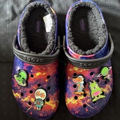 NWT Rare Galaxy Crocs W/ Jibbitz Size Kids J4 Junior 4 Warm Insole Lined