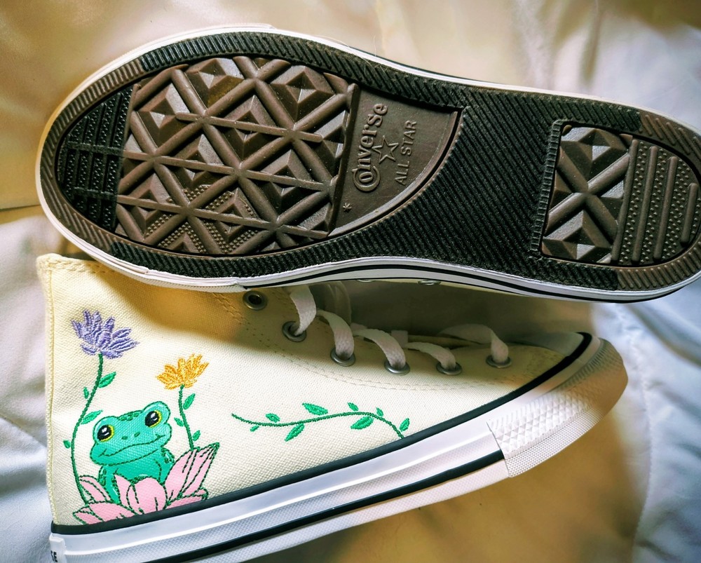 Unique Converse High Tops Sneakers Size 3Y/5W – NEW IN ORIGINAL BOX!
