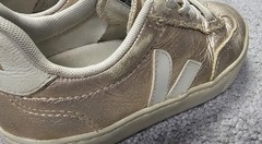 Veja Kids Double Strap Leather Sneaker Size Big Kid 12 White Gold EUC Girls Boys