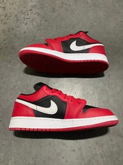 NEW Jordan 1 Low Very Berry White Black Pink Red Retro RARE 553560-061 Size 5