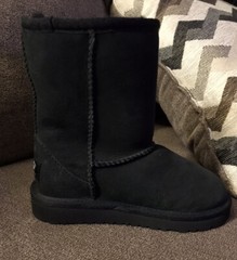 1 UGG Blk SINGLE LEFT BOOT ONLY Sz Toddler/kid 11 -Amputee – Crafting Shearling