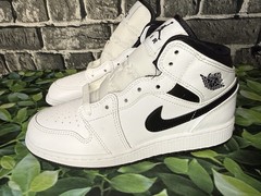 Nike Air Jordan 1 Mid GS White Black Youth Size 4.5Y DQ8423-132 New in Box