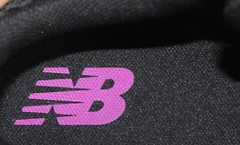 New Balance Youth Size 6W 680 V6 Bungee Black Magenta Pop H&L Shoes YA680BP6