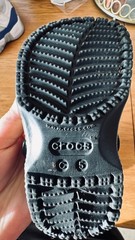 Crocs Kids‘ Classic Glow Space Clogs black base with glow-in-the-dark sleper