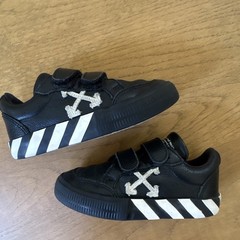 Off-White Low Vulcanized Unisex Kids Black/White Leather Sneakers EU 29