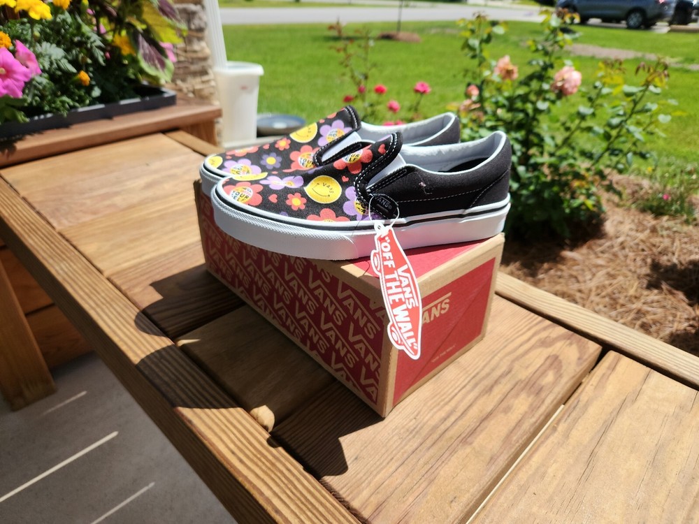 VANS Kids Classic Slip On Size 2.5 Radically Happy Black 751505 Flowers Colorful
