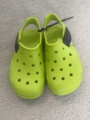 NEW Crocs 204021 Swiftwater Wave Kids Summer Water Sandals In Volt Green C10