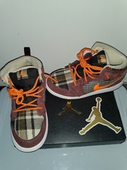 Size 10 C Jordan 1 Mid SE (TD) Night Maroon/Total Orange FD5462-608 Kids