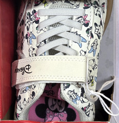 2026 Aldi X Disney Mickey MINNIE Mouse Children’s Sneaker Size 2 New in Box
