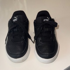 PUMA Unisex Kids Black/White Solid Low Top Lace-Up Athletic Sneakers