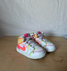 Nike Air Jordan 1 Mid SE Edge Glow (TD) in Size 6C