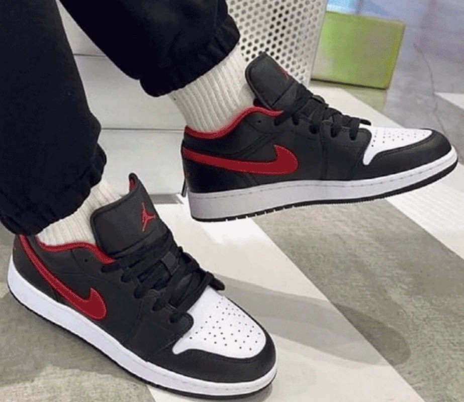 Air Jordan 1 AJ1 Low GS Kids White Toe Black Athletic Sneakers 553560-063 6.5Y