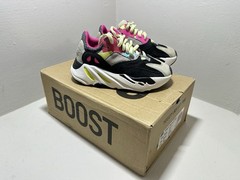 Yeezy Boost Wave Runner Size 11c