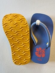 Reef Toddler Flip Flops Beach Pool Sandals Size 3/4 Blue w/Yellow soles Hawaiian