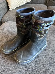 Bogs Youth Size 6 or Euro 39