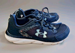 Under Armour Assert Paint Splatter black tile blue shoes youth size 7Y
