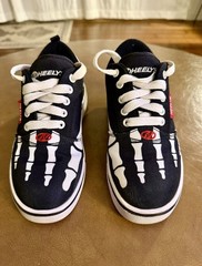 Heelys Pro 20 Prints Skeleton Wheeled Sneaker Black White Red Youth Size 3
