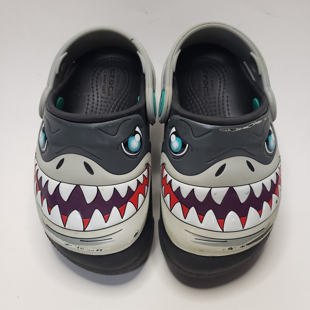 Crocs Classic Clog Kids Fun Lab Black Shark Light up Size C 7 Slip On Sandal