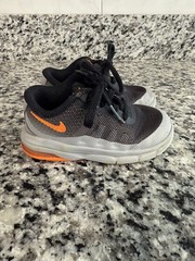 Nike Air Max Invigor Sneaker Black Gray Orange Unisex Kids US 6C Mesh