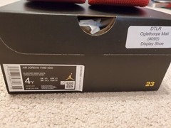 AIR JORDAN 1 MID (GS) BLACK / VERY BERRY – WHITE BIG KIDS 554725 016 SIZE 4Y