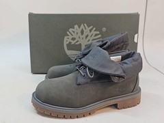 Timberland Roll Top Premium Nubuck Kid’s Boots US 1.5 Grey Mono TB0A16C7
