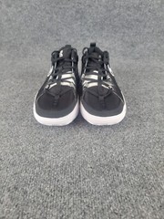 Nike Kyrie Flytrap 6 Boys Youth Size 6.5 Low Basketball Shoes Sneaker DQ8094-009