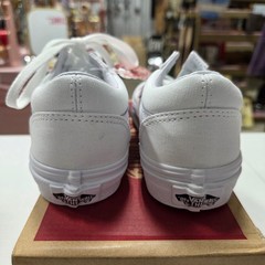 Vans Old Skool Kids True White Canvas Low Top Sneakers VN0A4BUUQLZ Size 2.5 NEW