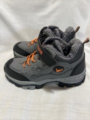 Children Hook & Loop Printed Design Fur Lined Shoes Boy Or Girl Size 35/3