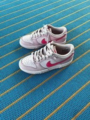 Size 3.5 (PS) – Nike Dunk Low Triple Pink