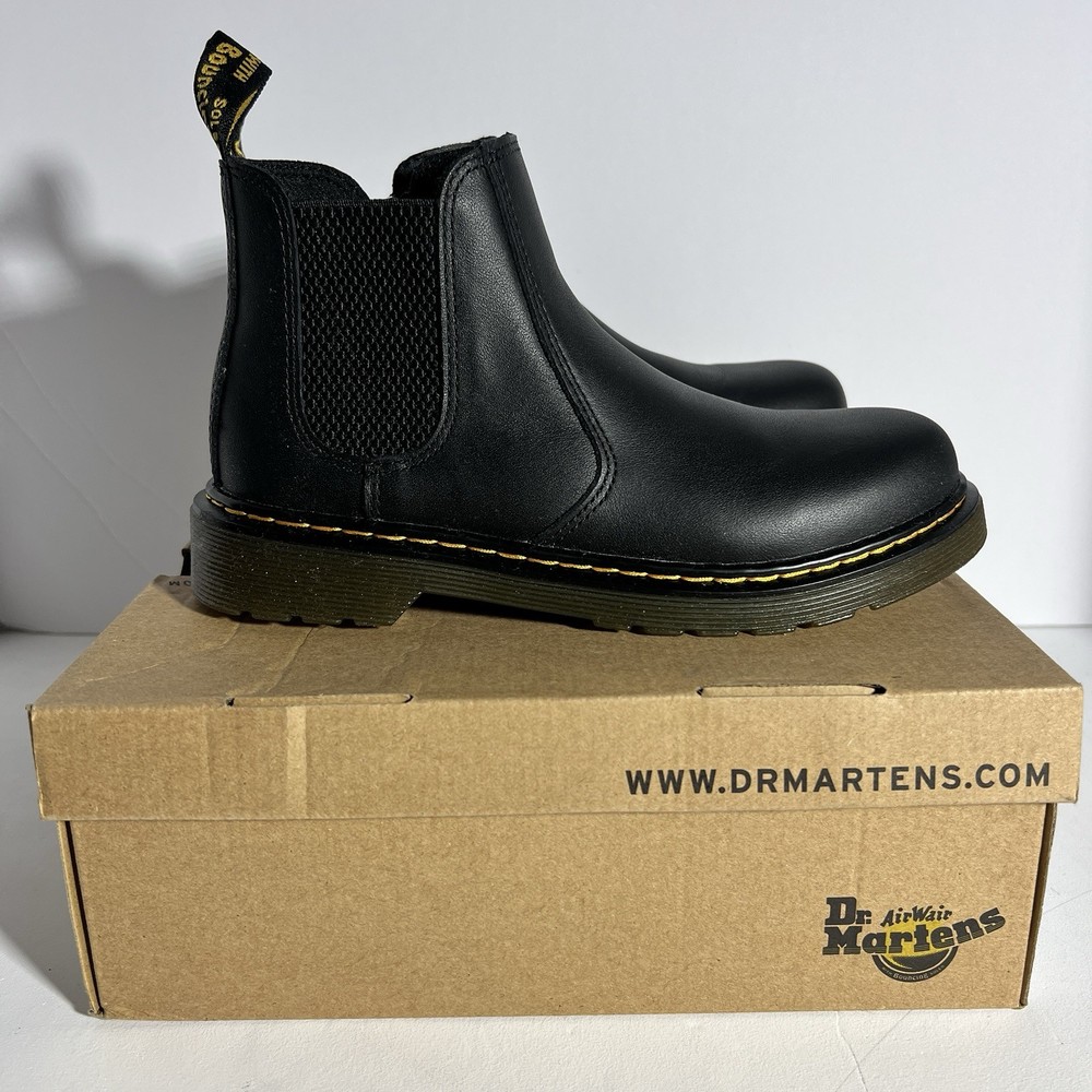 Dr. Martens Core Kid’s Collection 2976 Junior Chelsea Boot (Little Kid/Big Kid)