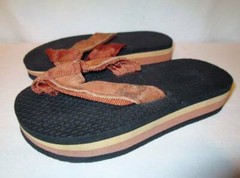 NOS Vintage 80s RAINBOW Flip Flops Two Color Yellow Blush Child Sandals 12 NEW