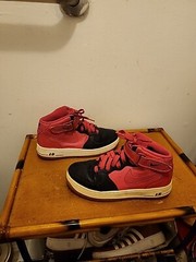 Nike Air Force 1 Mid GS Vivid Pink Black White Gum Sole SIZE 5Y #518218-016