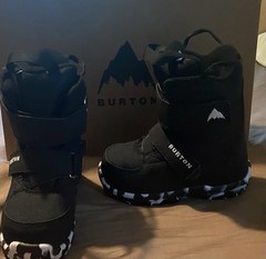 Burton Kids‘ Mini Grom Snowboard Boots Black 12C