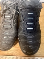Nike Air Max Plus „Triple Black“ sneakers Youth Sz 5.5 CD0609-001 Retro
