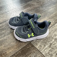 Under Armour Breathable Mesh Athletic Sneakers Gray Neon Green Toddler size 5K
