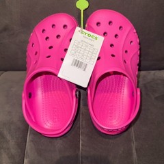 Crocs Size 2 Junior Hot Pink Classic Baya Clog Logo NWT