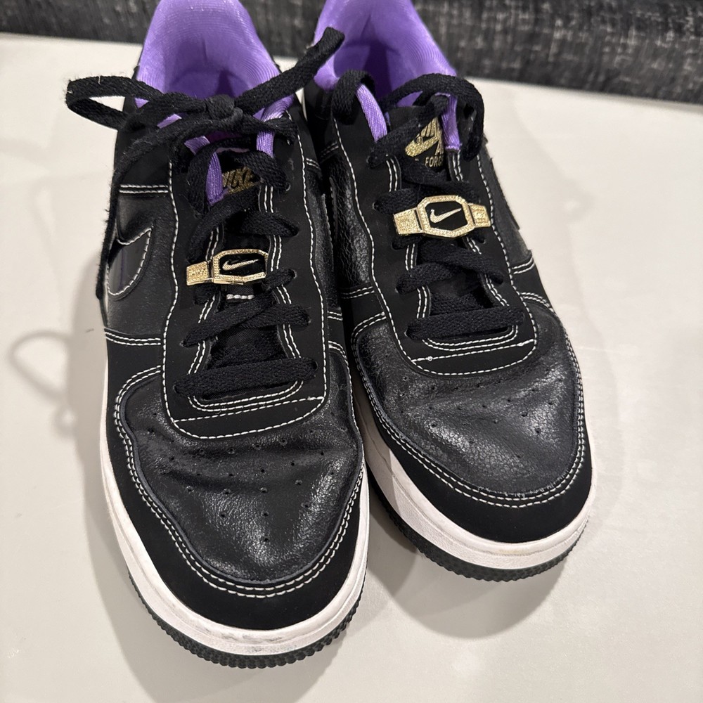 Nike Air Force 1 Low ’07 LV8 ‚World Champ‘ Youth Size 7Y Black Purple DQ0300-001