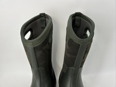 BOGS Rain Mud Boots Camo Green Waterproof Insulated Big Kids Youth Size 2 EU 33