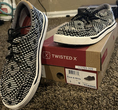 Twisted X Kicks Black/White Lace-Up Low Top Sneakers Kids US 3 M YCA0008