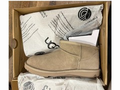 UGG Kids Classic Ultra Mini Boots Size 6 Dune Suede Sheepskin Youth 1130750K