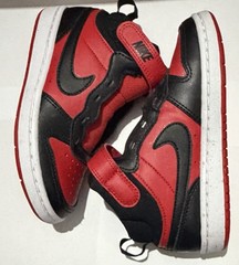 Nike Court Borough