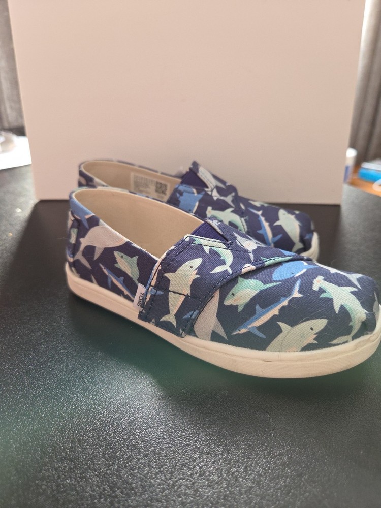 TOMS Shark Pattern Canvas Slip On Shoes Size 10 Kids
