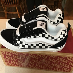 VANS Knu-Skool Unisex Checkerboard Black/True White Size 6 Junior or Women’s 7.5