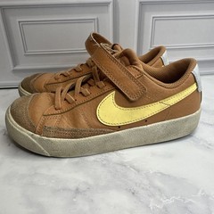 Pre-Pre-loved Nike Blazer Low ’77 Casual Sneakers Amber Brown DA4074-200 GS 1Y